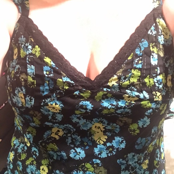 Women’s top black blue and green size Medium NWT - Picture 1 of 6